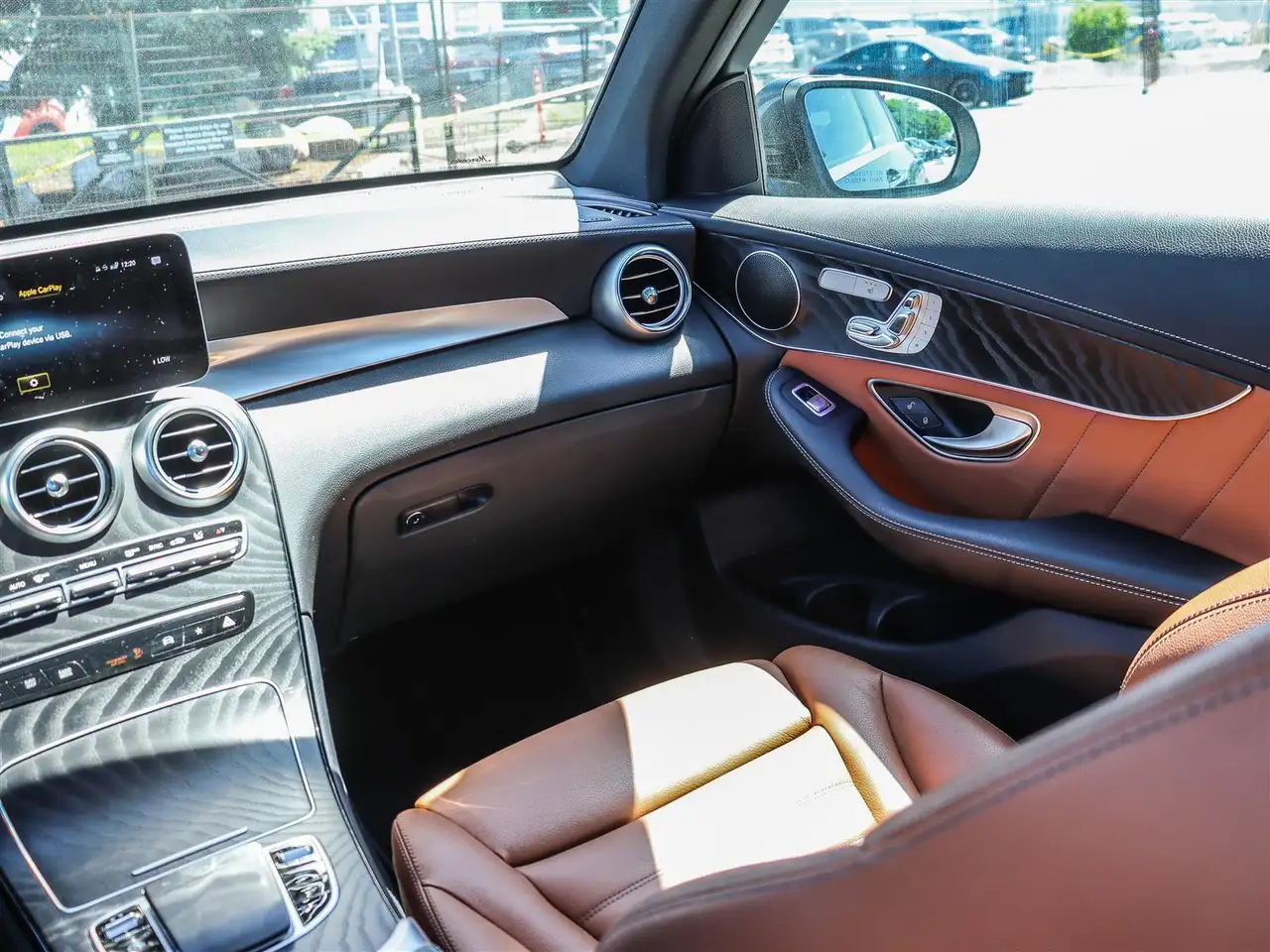 Mercedes-Benz GLC снимка Mercedes-Benz GLC