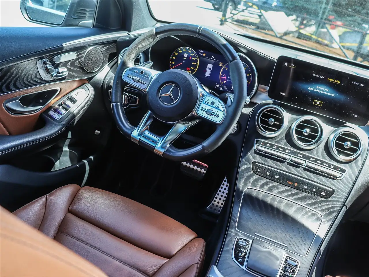 Mercedes-Benz GLC снимка Mercedes-Benz GLC