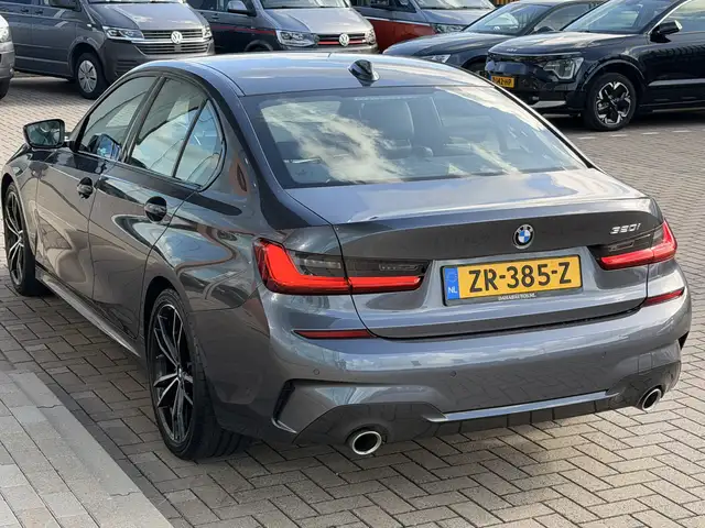 BMW 3 Series view 14