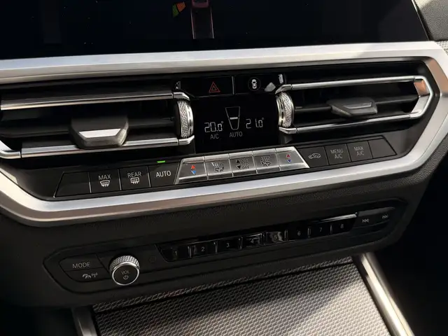 BMW 3 Series view 25