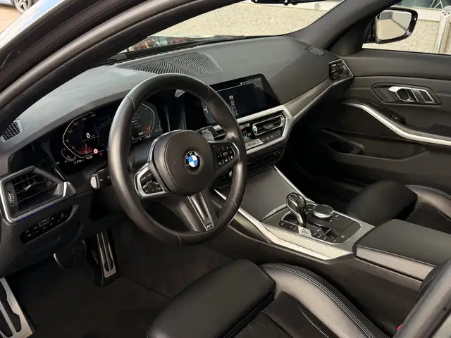 BMW 3 Series view 2