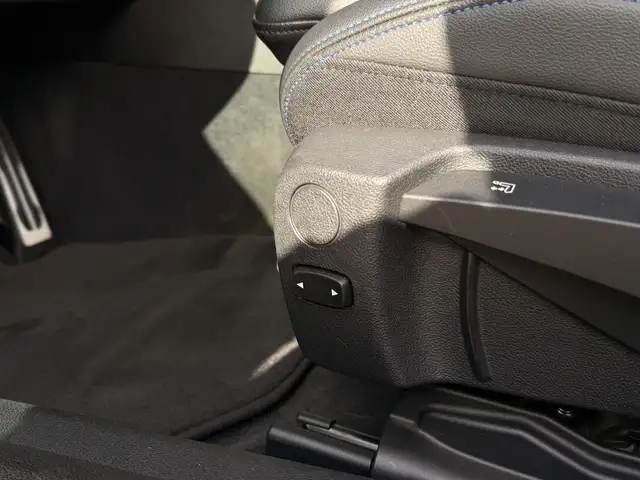 BMW 3 Series view 5