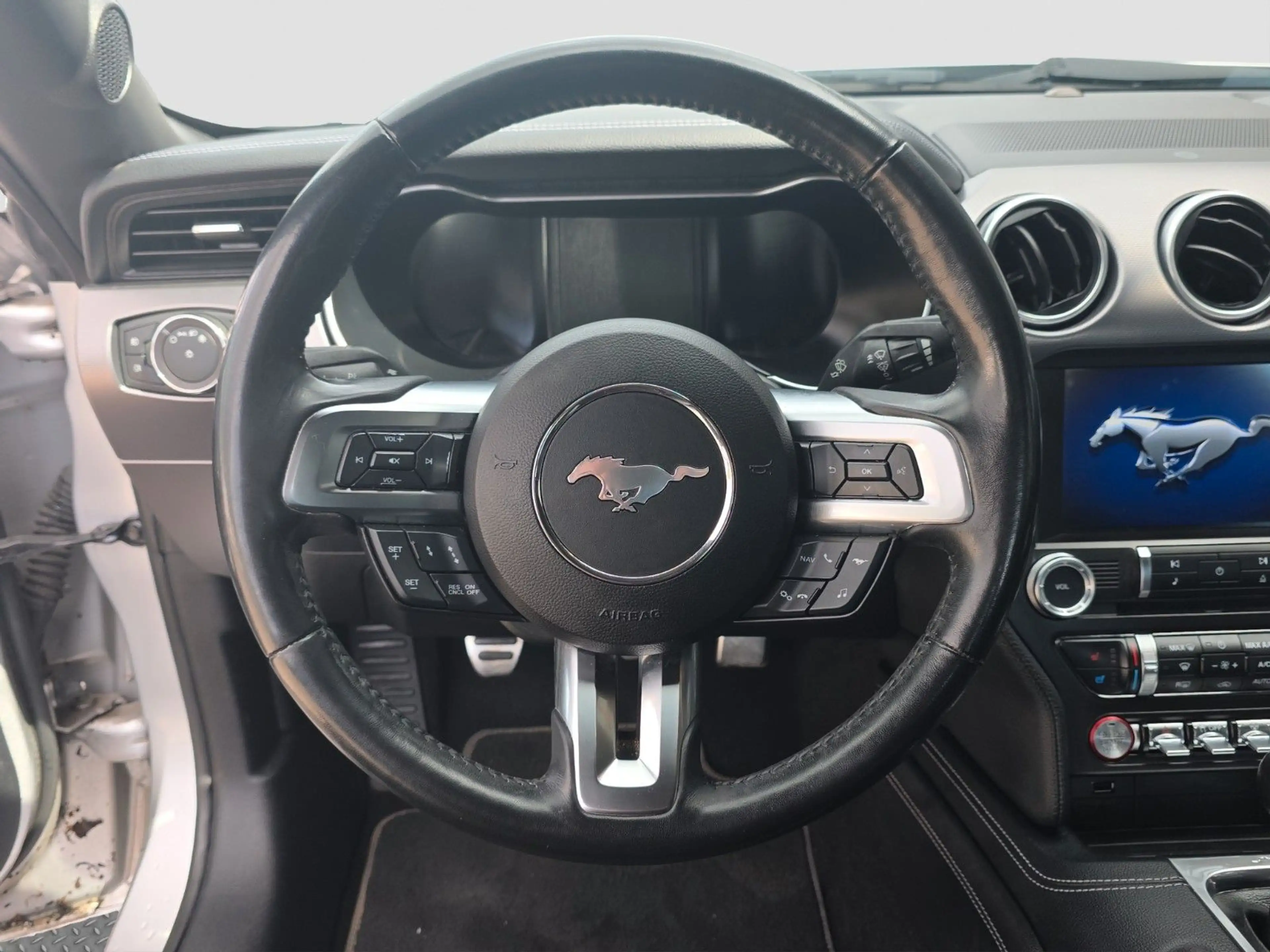 Ford Mustang Fastback *1.HAND*NAVI*LED*LEDER*ACC*B&O* — photo 10