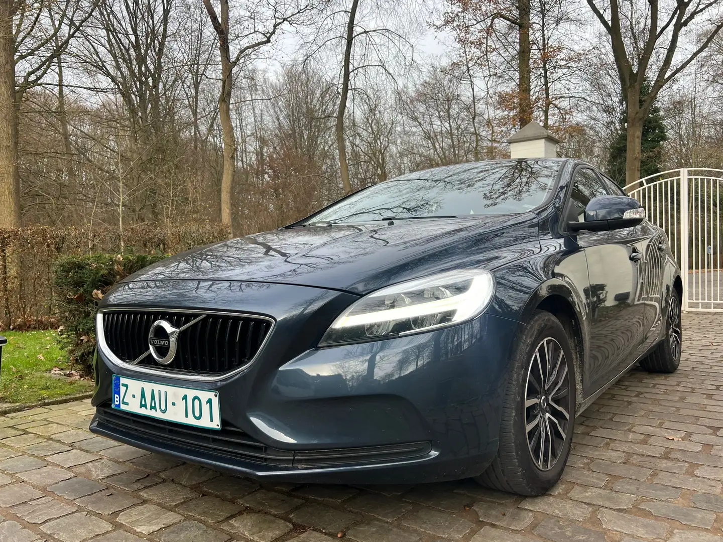 Volvo V40 V40 T2 Momentum Blauw - 2