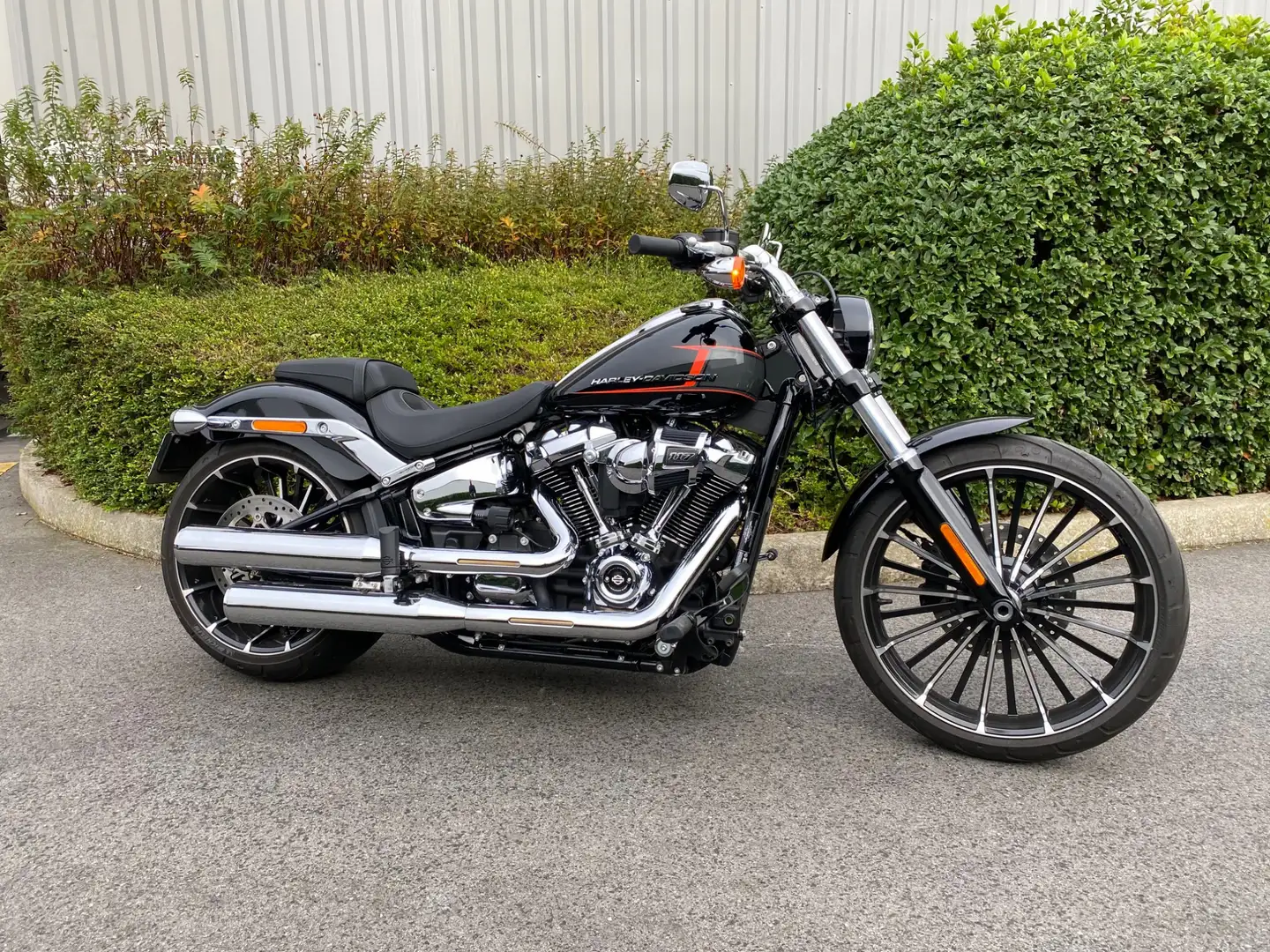 Harley-Davidson Breakout - 1