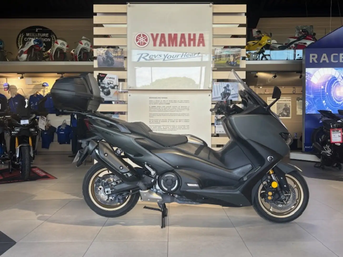 Yamaha TMAX 560 - 1