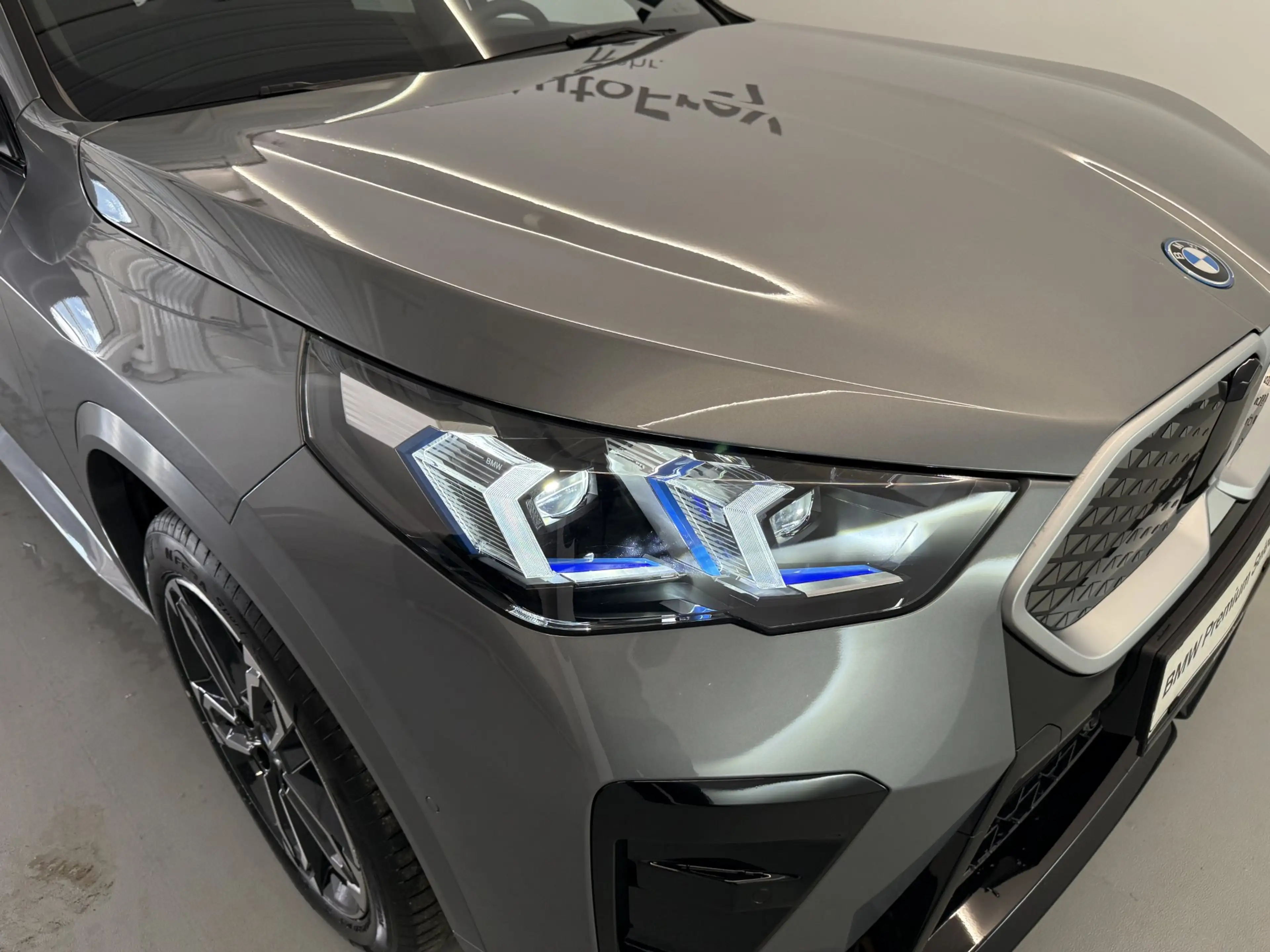 BMW iX2 eDrive20 — photo 15