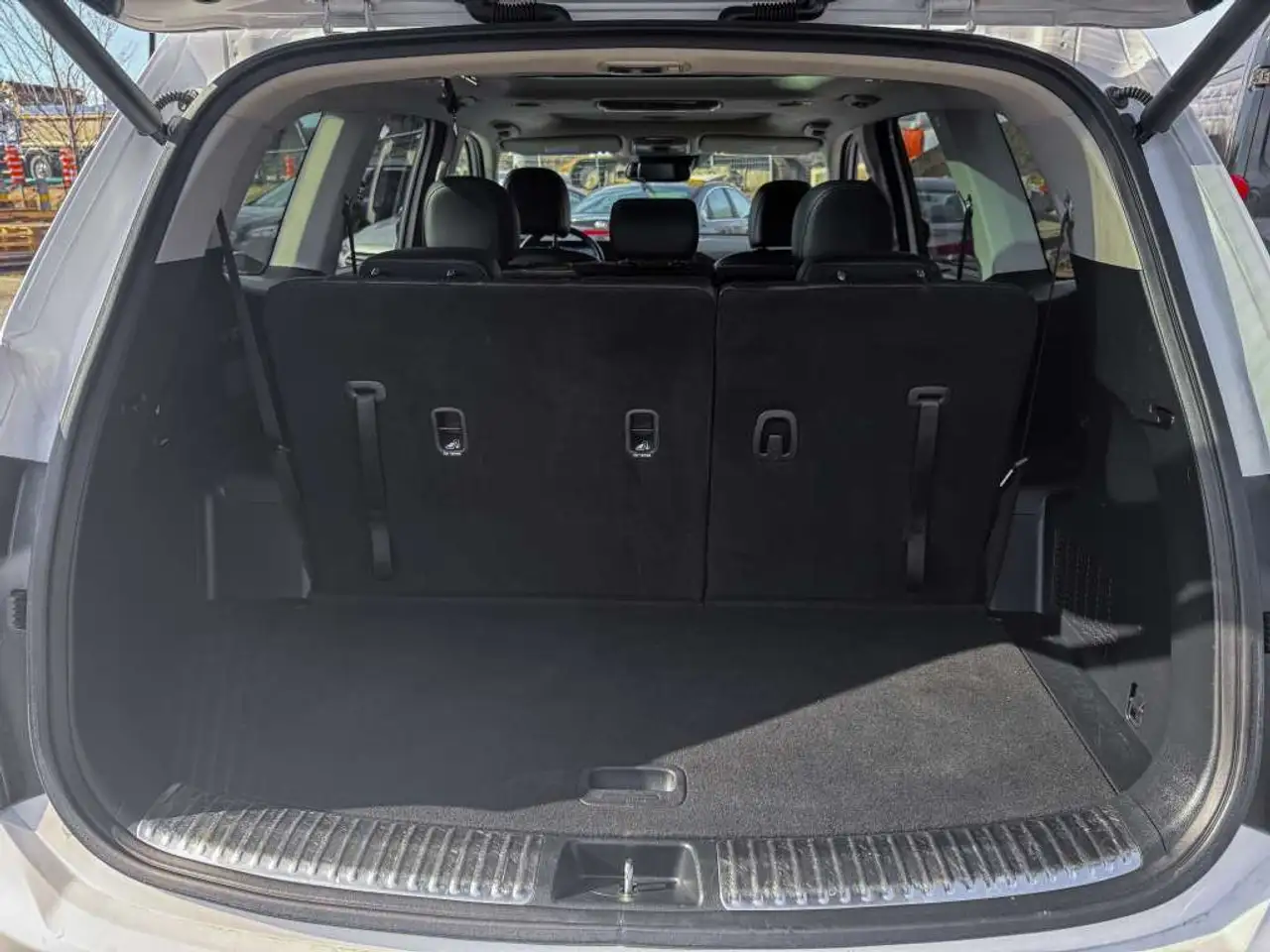 Kia Telluride снимка Kia Telluride