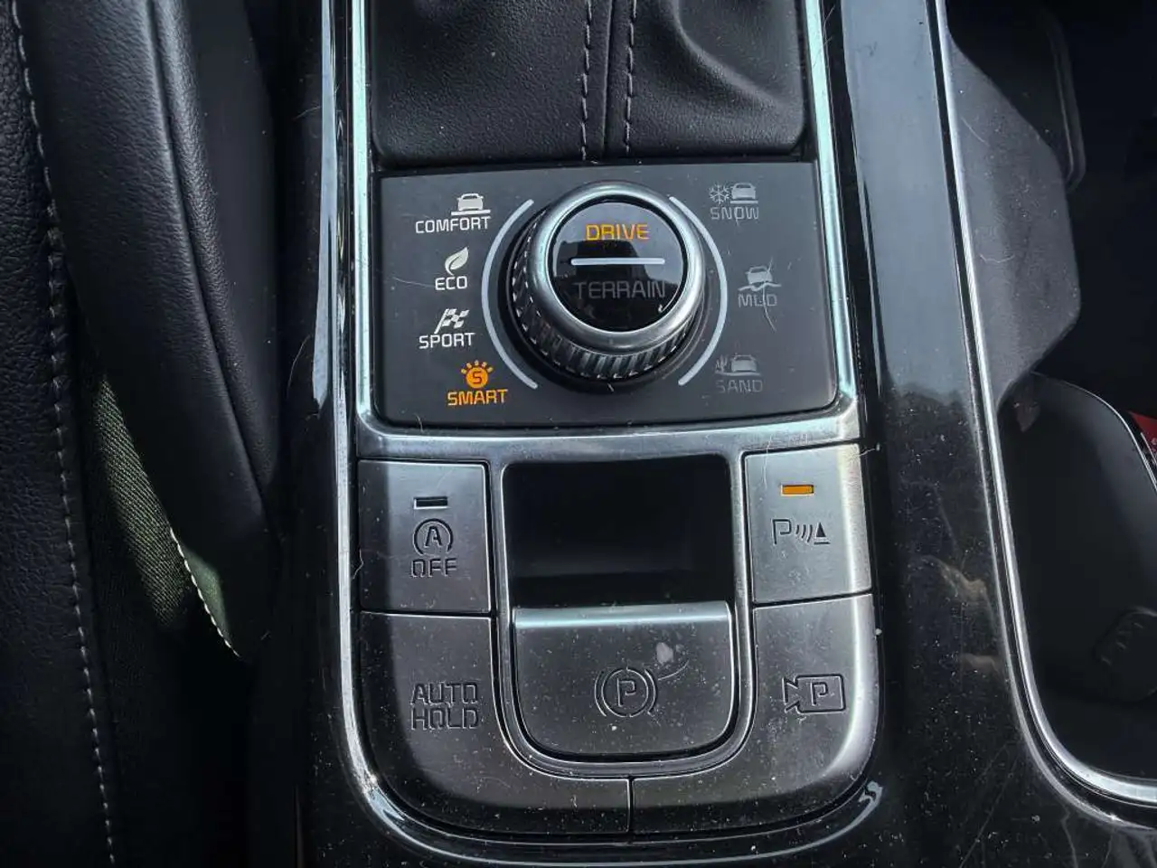 Kia Telluride снимка Kia Telluride