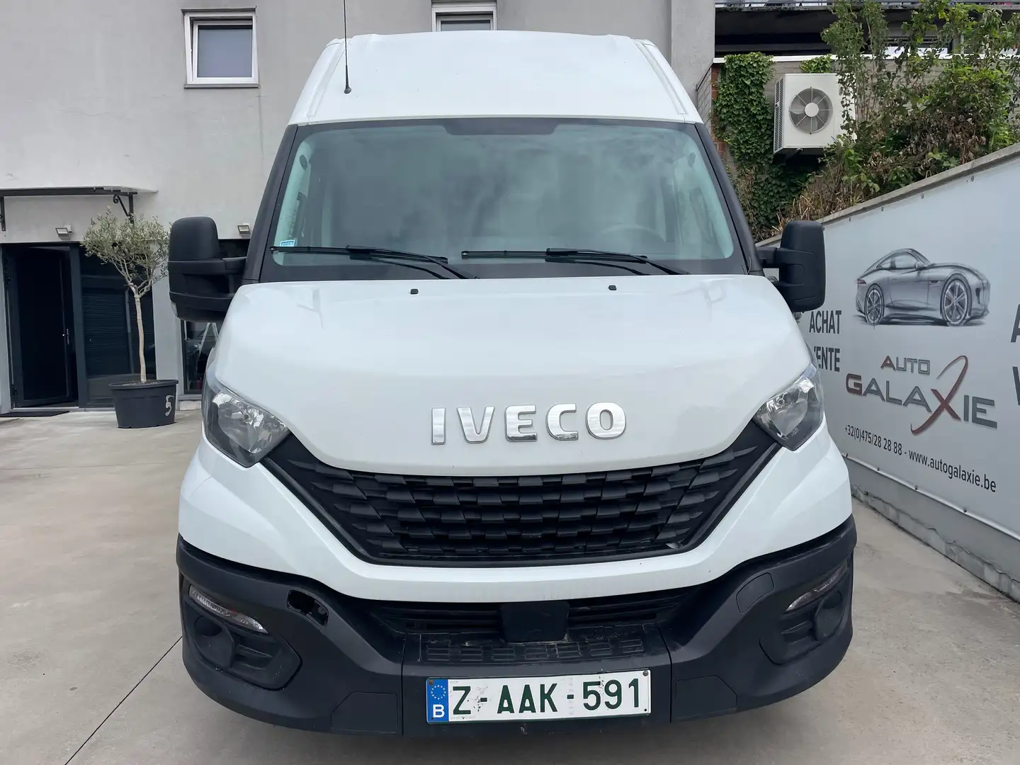 Iveco Daily 2998 cm³ Diesel L3H2 35S18 Prix 16990 Tvac !! Blanc - 2