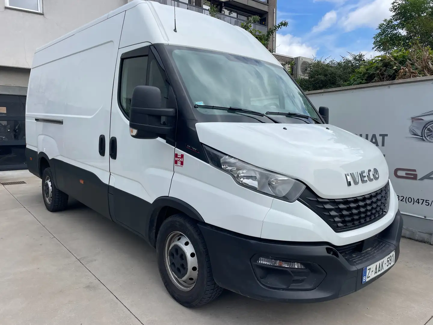Iveco Daily 2998 cm³ Diesel L3H2 35S18 Prix 16990 Tvac !! Blanc - 1