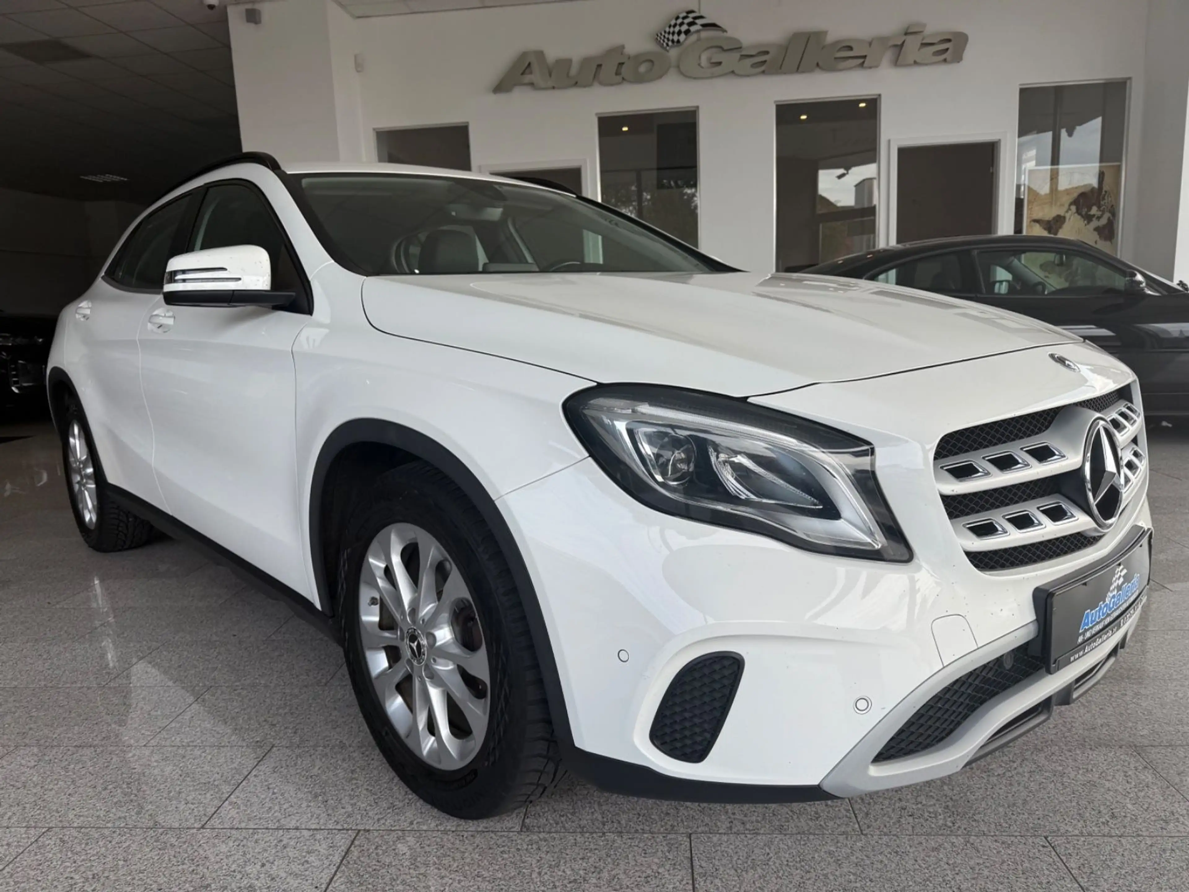 Mercedes-Benz GLA 180 Automatik Klima Kamera Tempomat SHZ — photo 7
