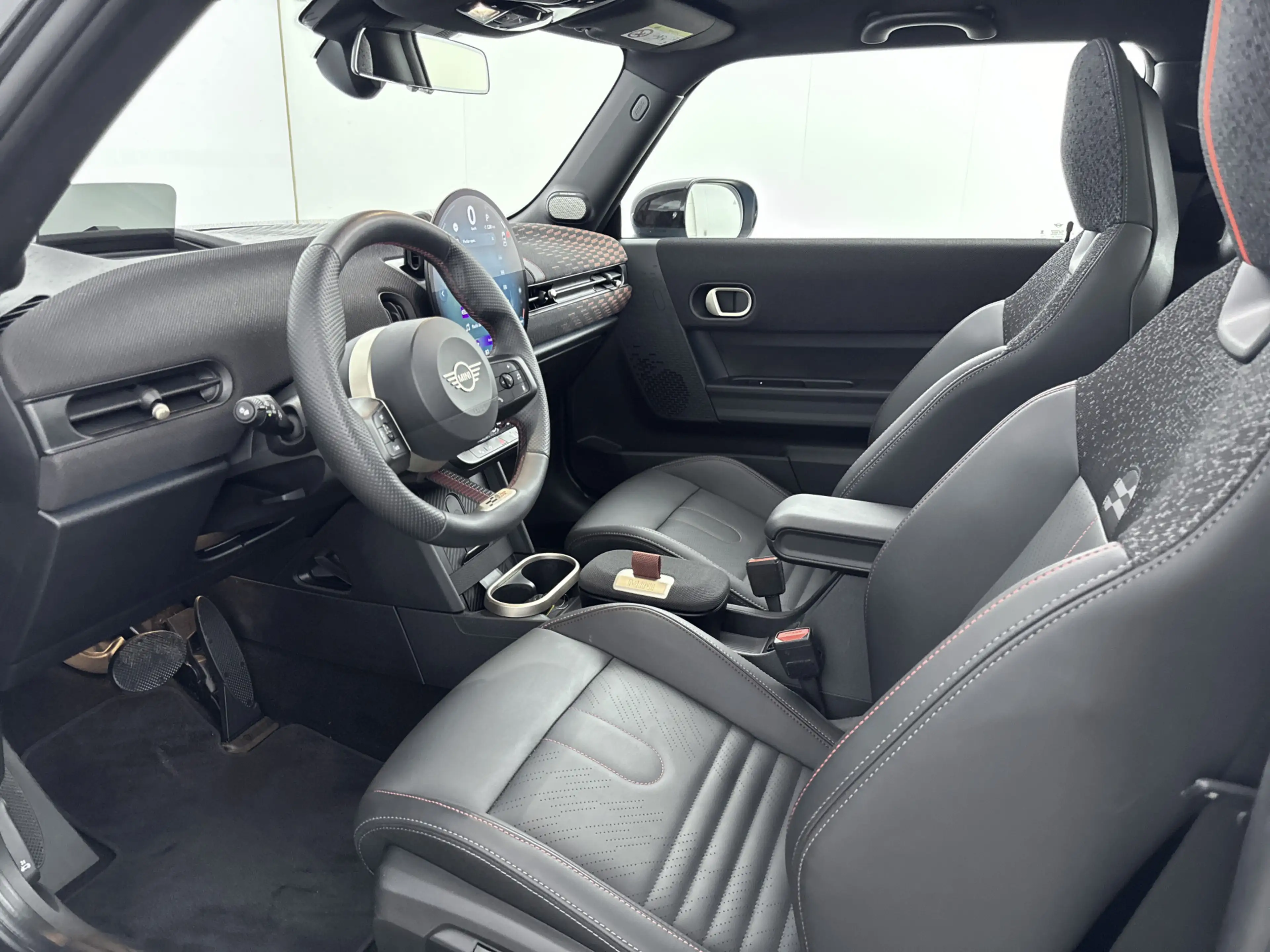 MINI Cooper S Hatchback Automaat / JCW / Pakket XL / 18" JCW Lap — photo 8