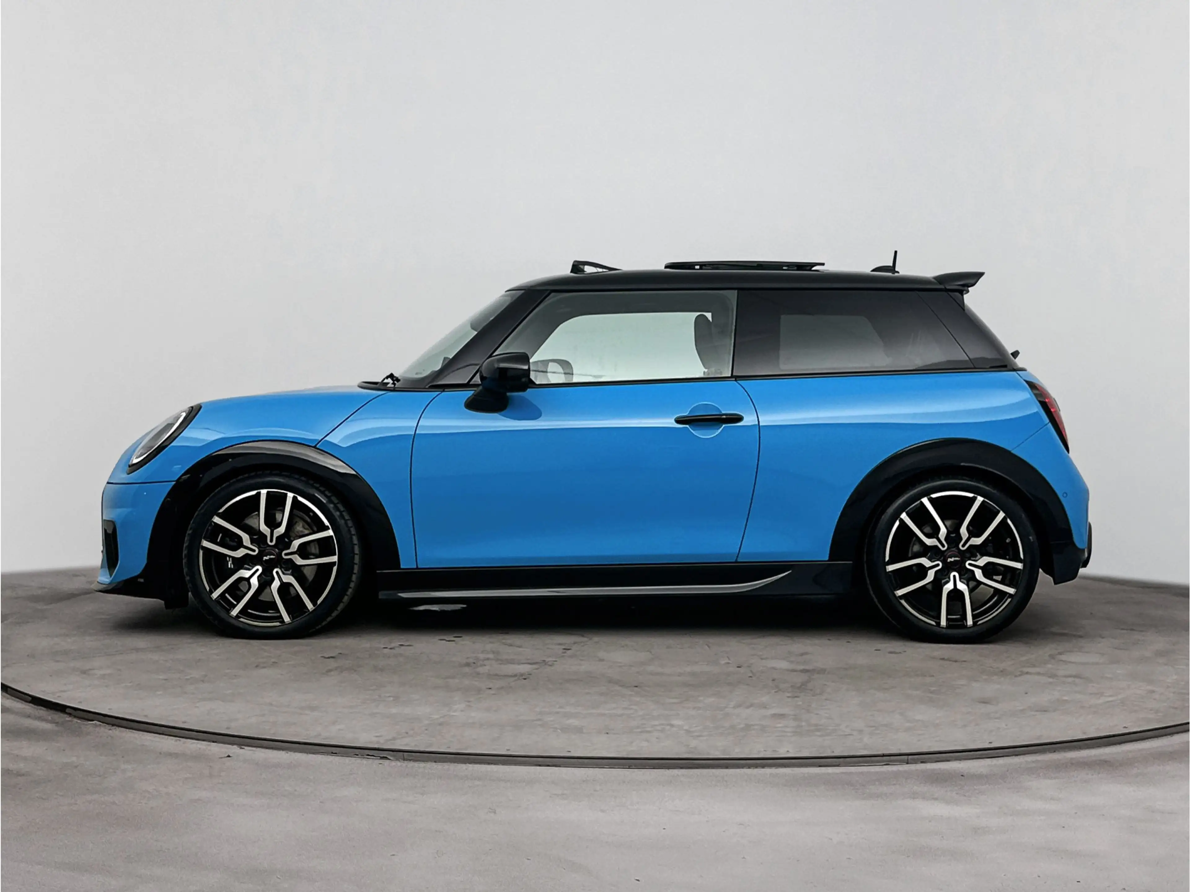 MINI Cooper S Hatchback Automaat / JCW / Pakket XL / 18" JCW Lap — photo 2