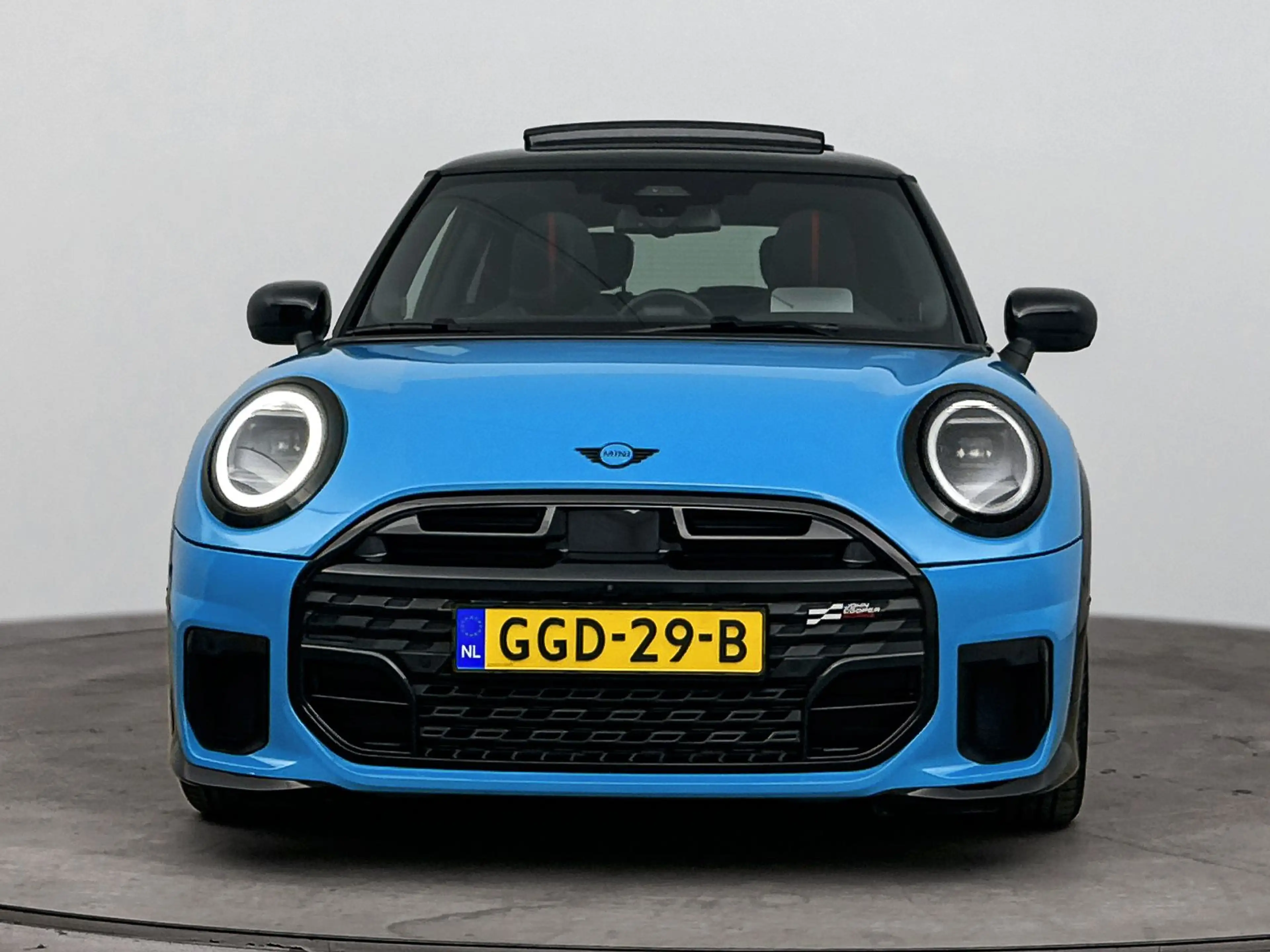 MINI Cooper S Hatchback Automaat / JCW / Pakket XL / 18" JCW Lap — photo 5