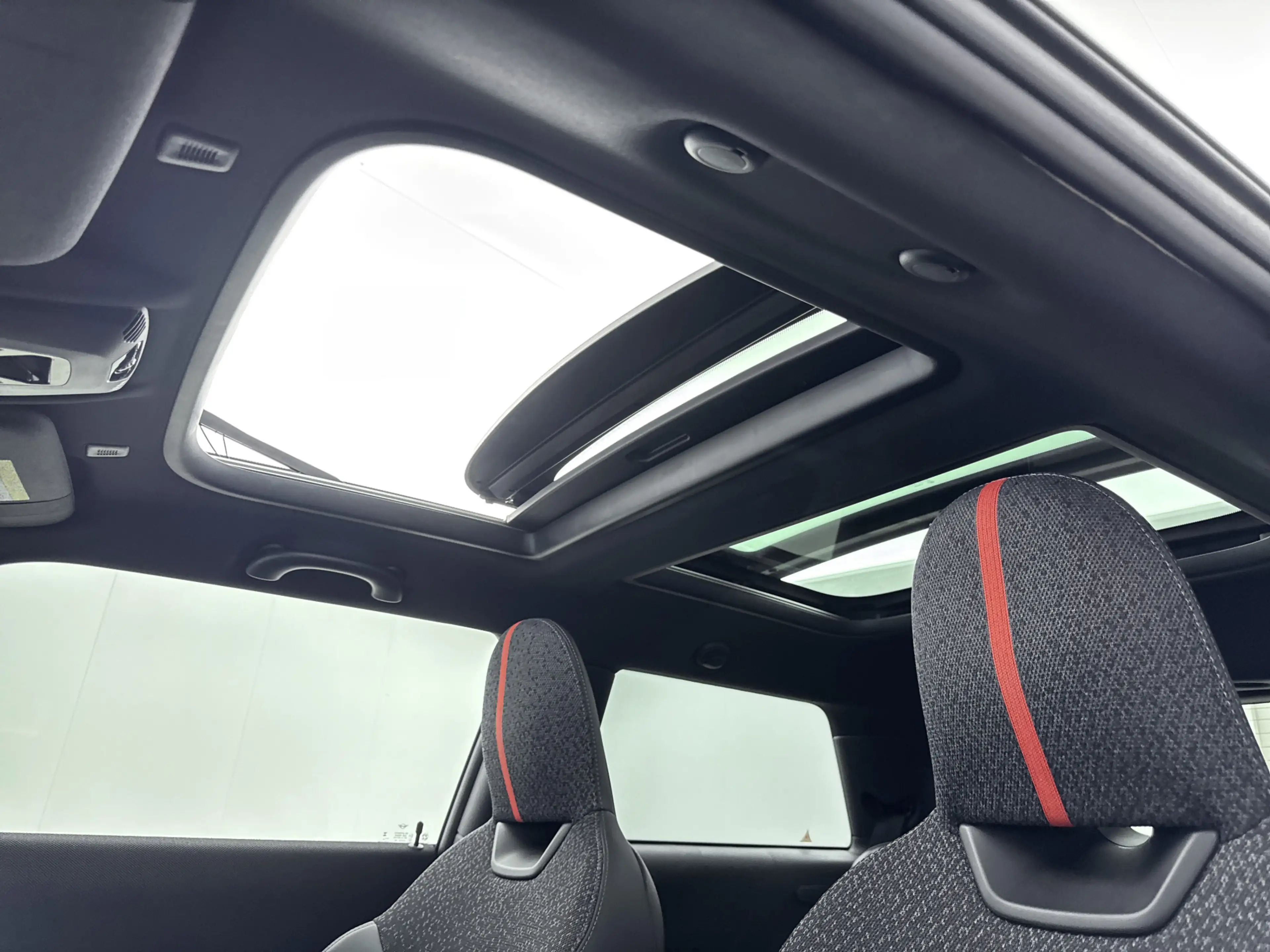 MINI Cooper S Hatchback Automaat / JCW / Pakket XL / 18" JCW Lap — photo 14