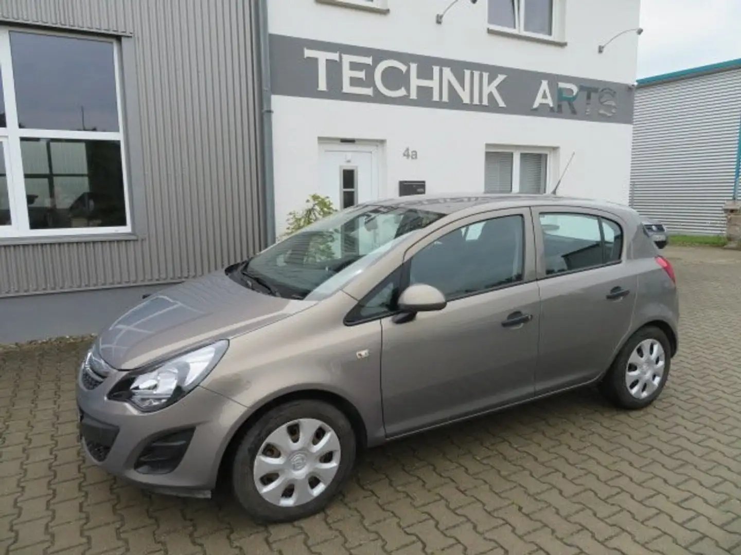 Opel Corsa 1.2 16V nur 31600km TÜV neu Gri - 1