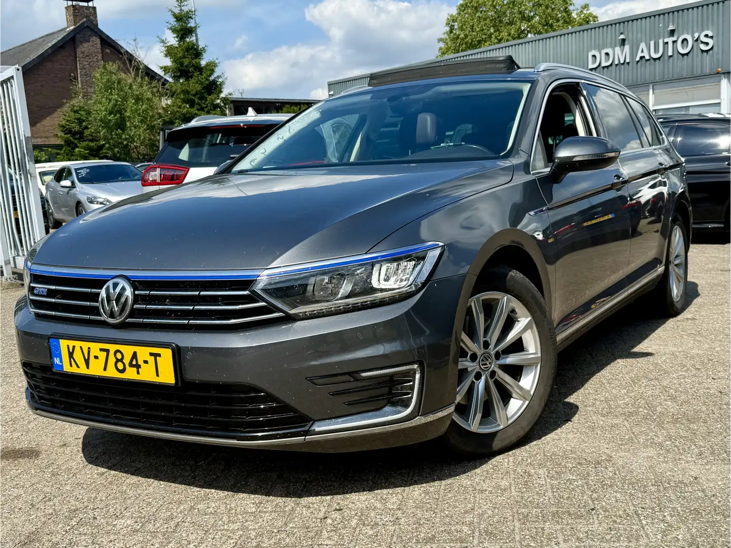 Volkswagen Passat Variant 1.4 TSI GTE CONNECTED PLUS NAVI/PANO/LEER/ERGO SEA Grijs - 1