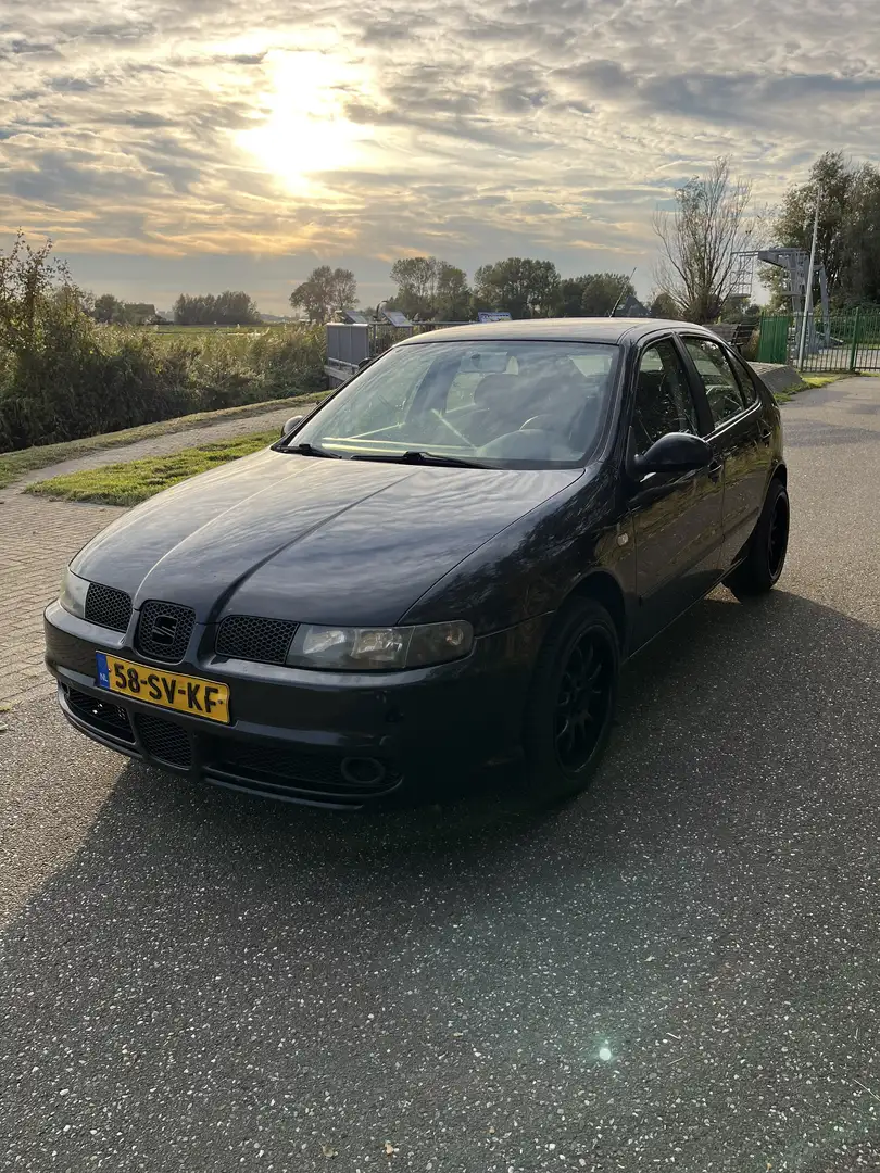 SEAT Leon 1.6-16V Last Edition Zwart - 1