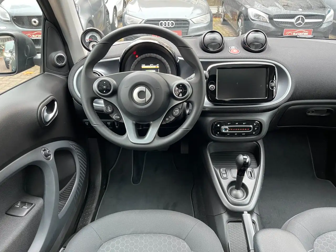 smart forTwo 2021 — фото 17