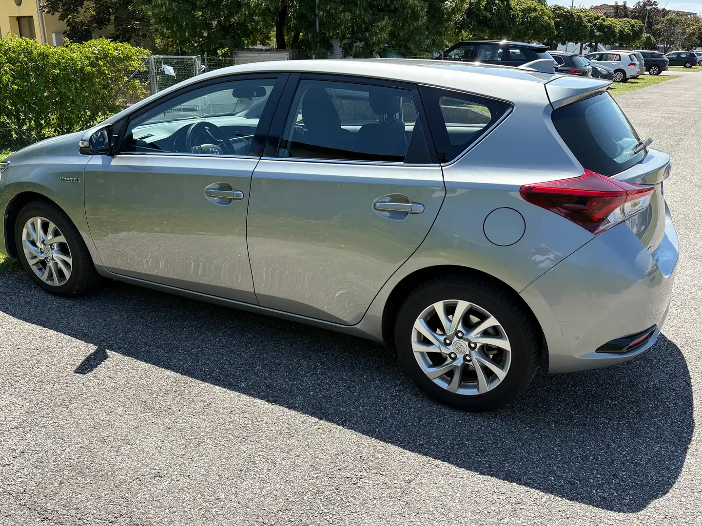 Toyota Auris Auris 1.8h Lounge cvt Grigio - 1