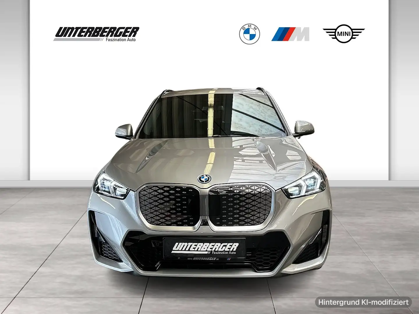 BMW iX1 eDrive20 1,99% Fixzinsaktion M Sportpaket Head-Up Silber - 2