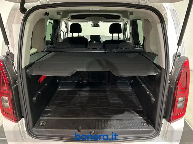 Toyota Proace view 13