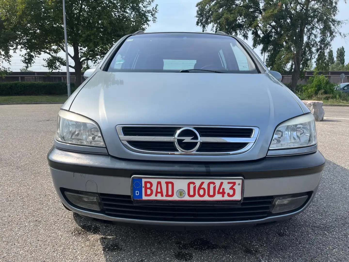 Opel Zafira 1.8 Grau - 1