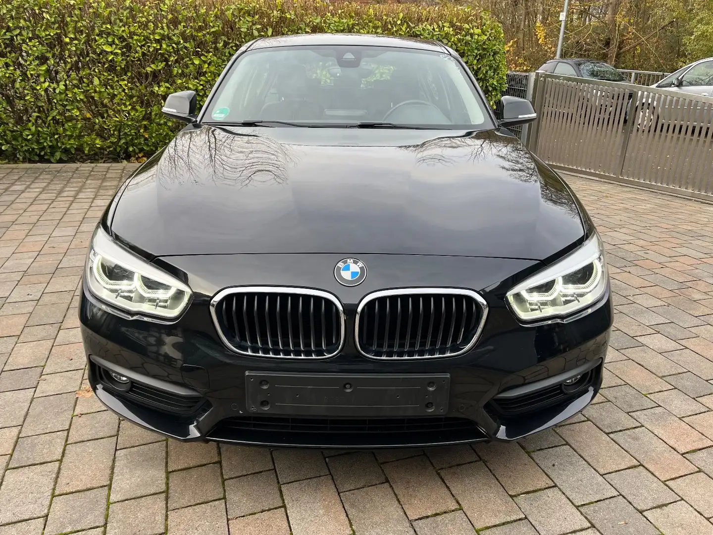 BMW 120 ia Leder Navi LED Klimaaut Fern PDC 2 Hd Schwarz - 2