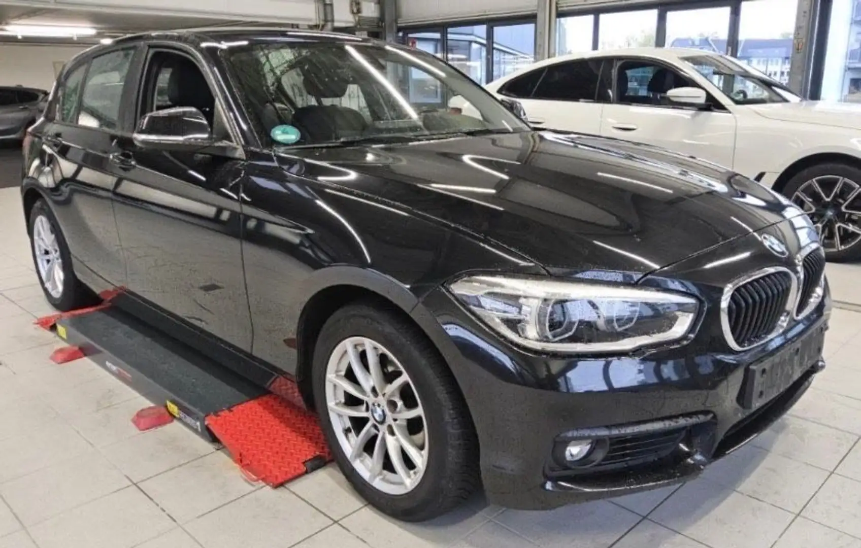 BMW 120 ia Leder Navi LED Klimaaut Fern PDC 2 Hd Noir - 1
