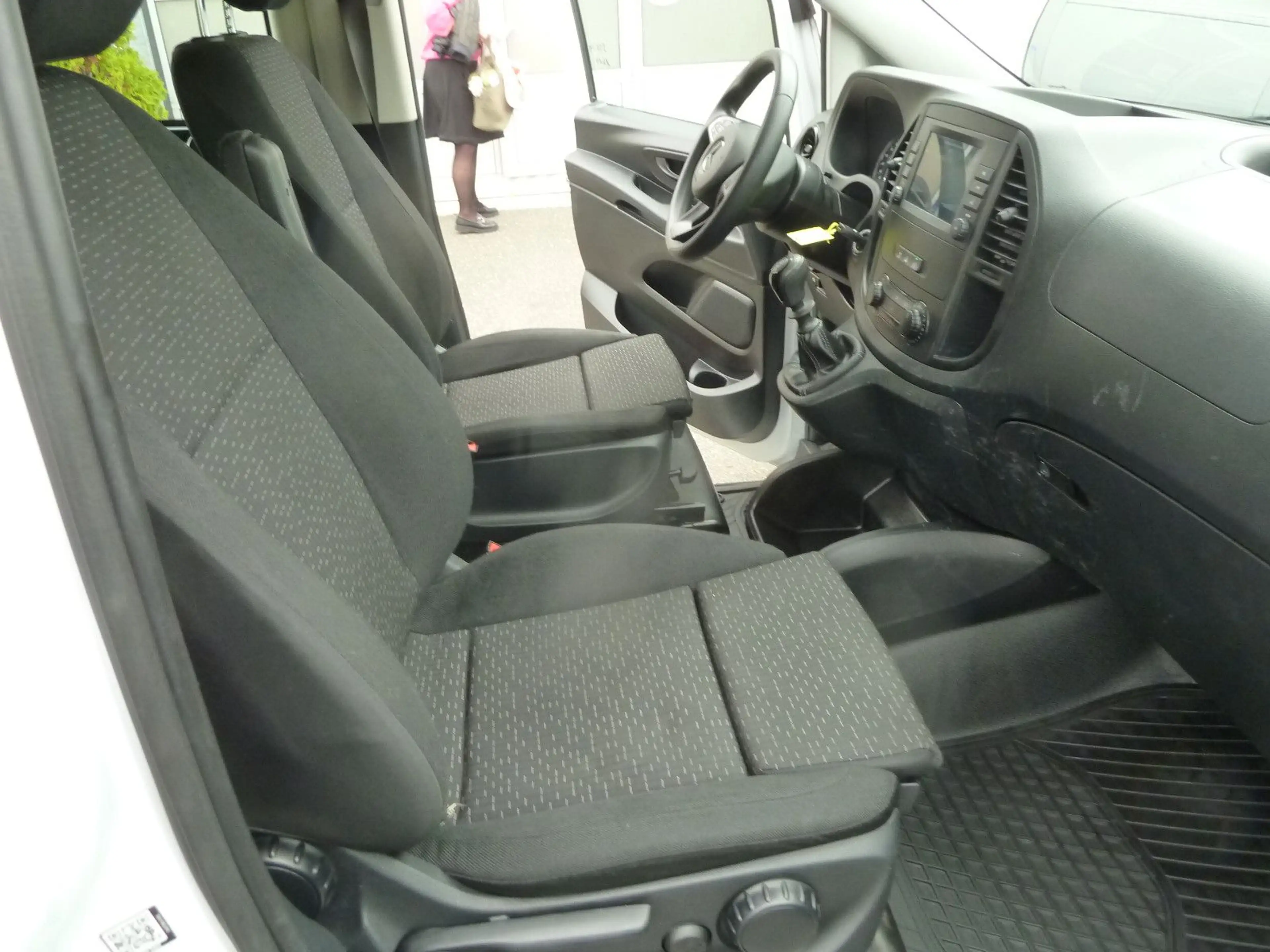 Mercedes-Benz Vito Mixto 114 CDI RWD kompakt 5-SITZER — photo 14