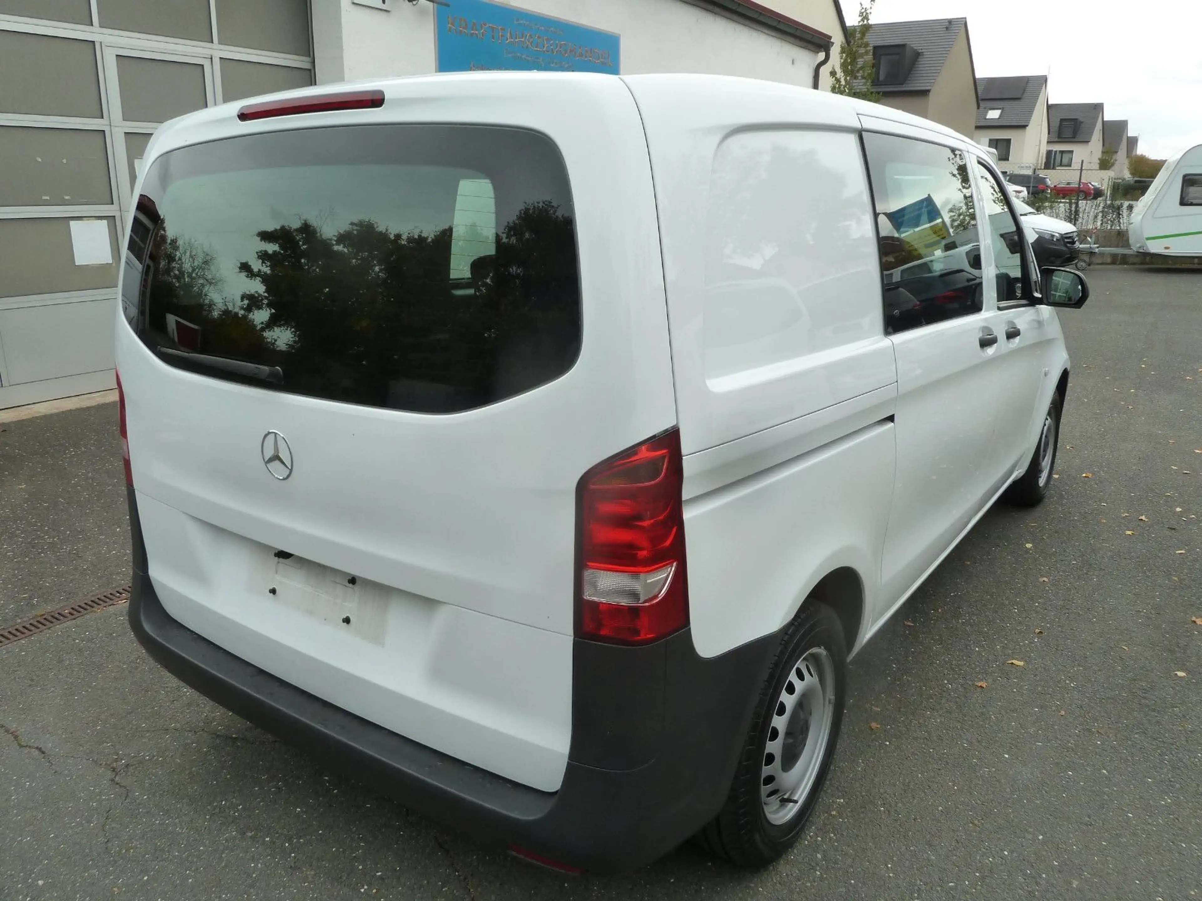 Mercedes-Benz Vito Mixto 114 CDI RWD kompakt 5-SITZER — photo 4