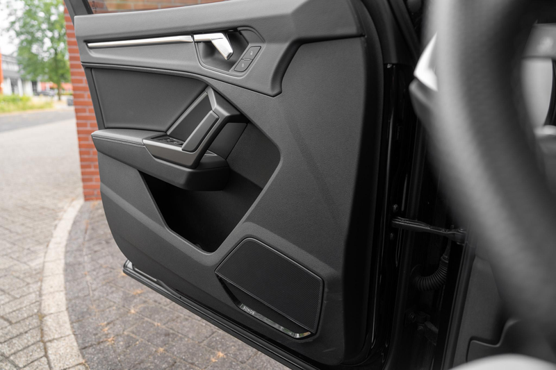 Audi Q3 Sportback 45 TFSI e S-Line 245pk Pano Sonos Camera — photo 12