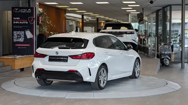 BMW 1 Series view 7