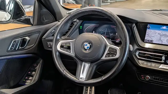 BMW 1 Series view 12
