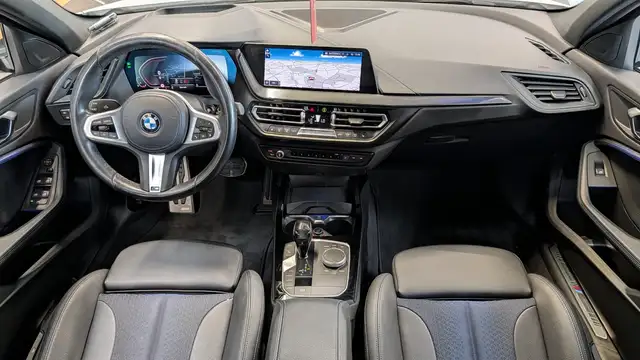 BMW 1 Series view 10