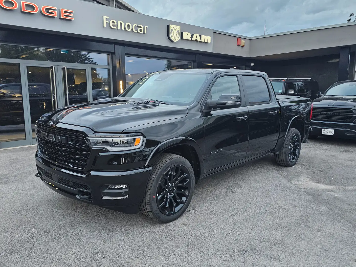 Dodge RAM 3.0 I6 HURRICANE 548CV LIMITED NIGHT AUTOCARRO N1 Nero - 2