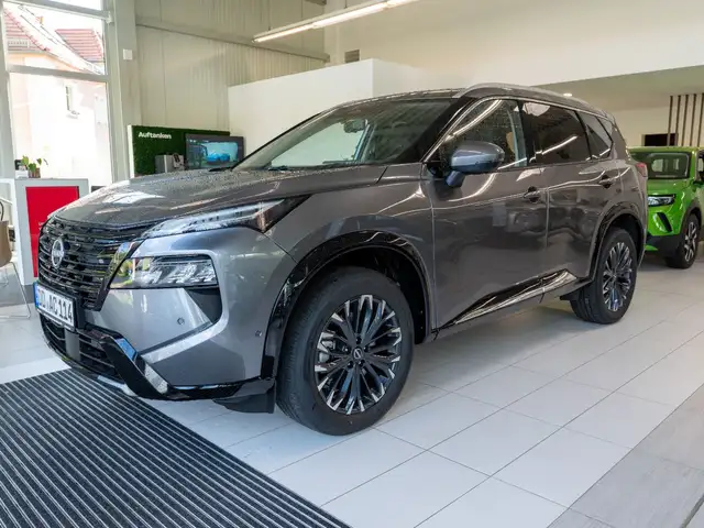 Nissan X-Trail view 5