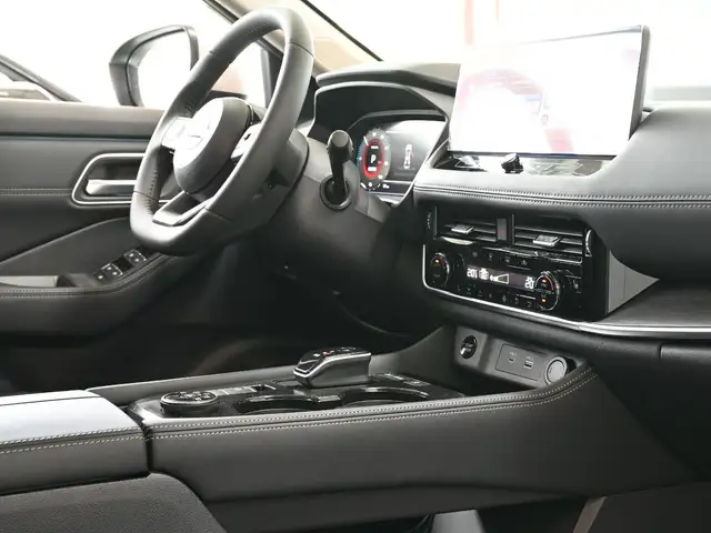 Nissan X-Trail view 14