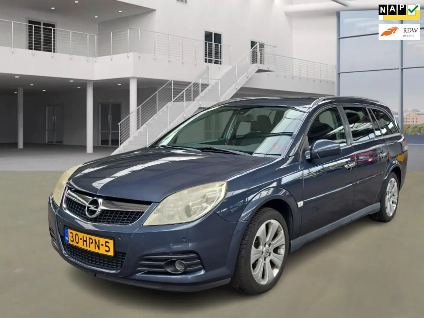 Opel Vectra Wagon 2.2-16V Executive|AUT|PSENSOR|NAVI|LEDER|TRE Szürke - 1
