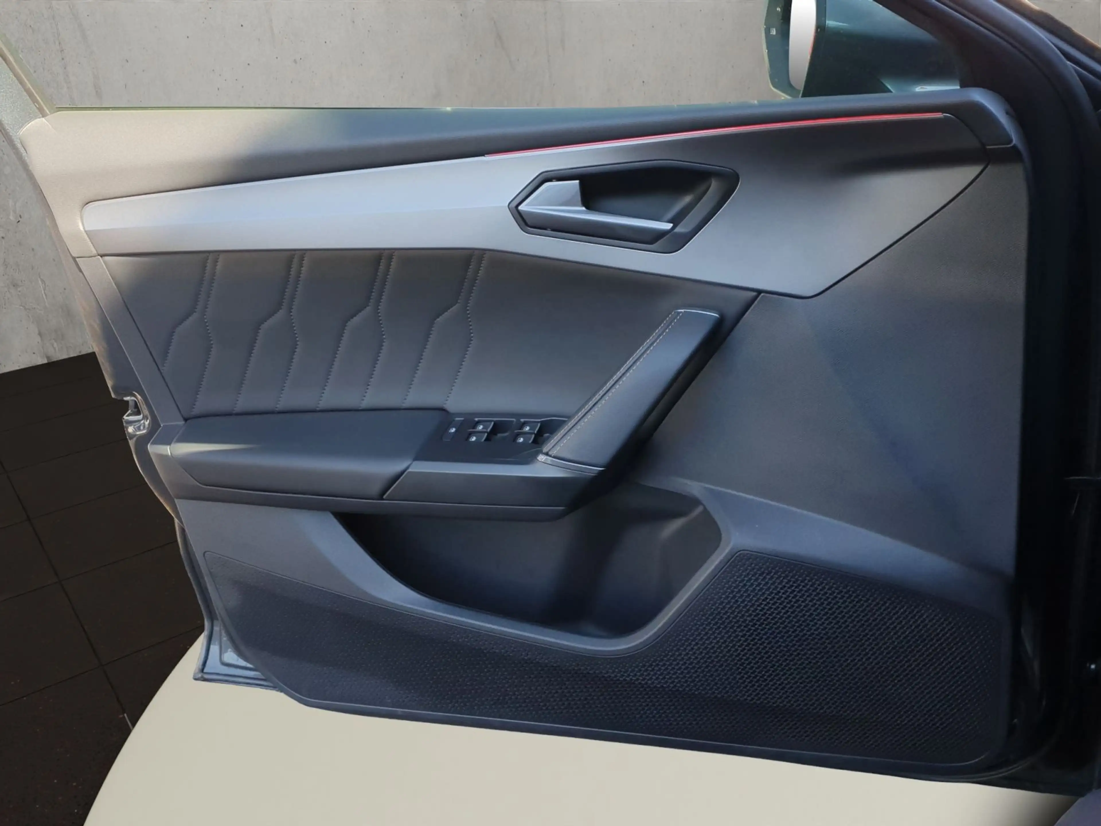CUPRA Leon Sportstourer 2.0 TSI 180kW — photo 12