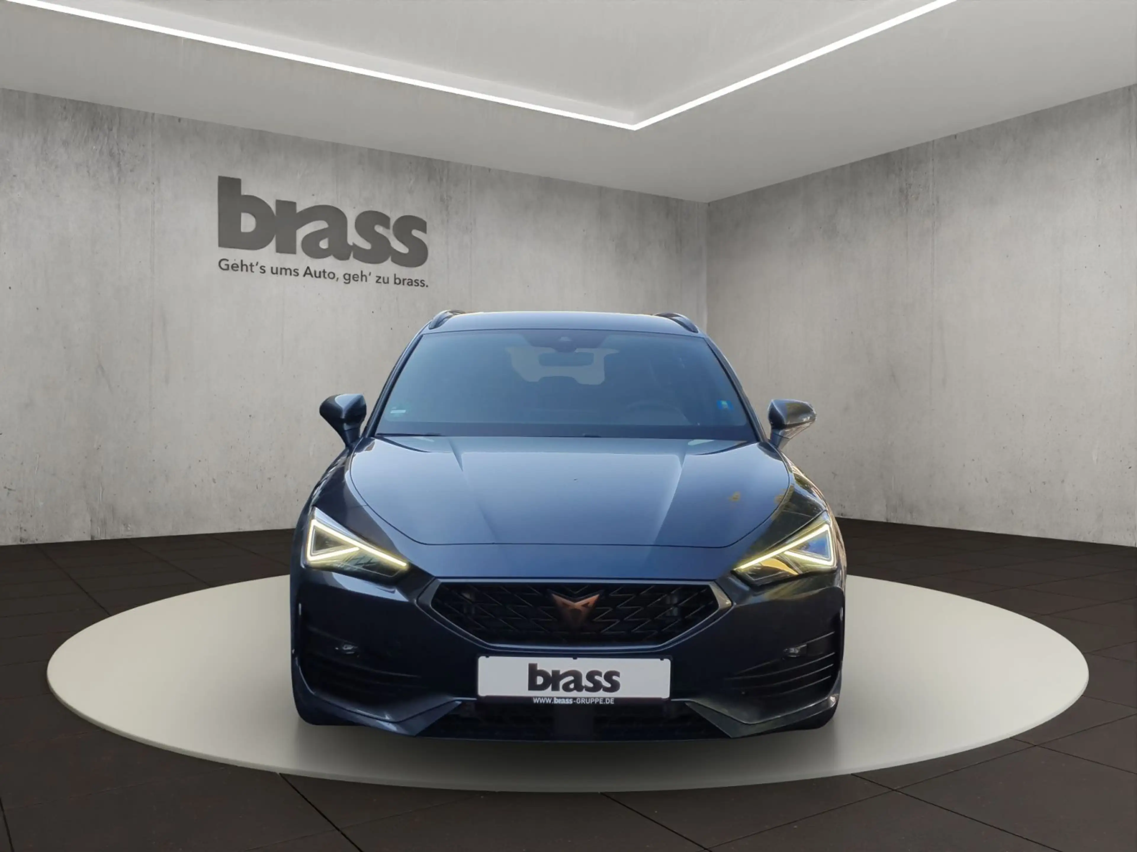 CUPRA Leon Sportstourer 2.0 TSI 180kW — photo 8