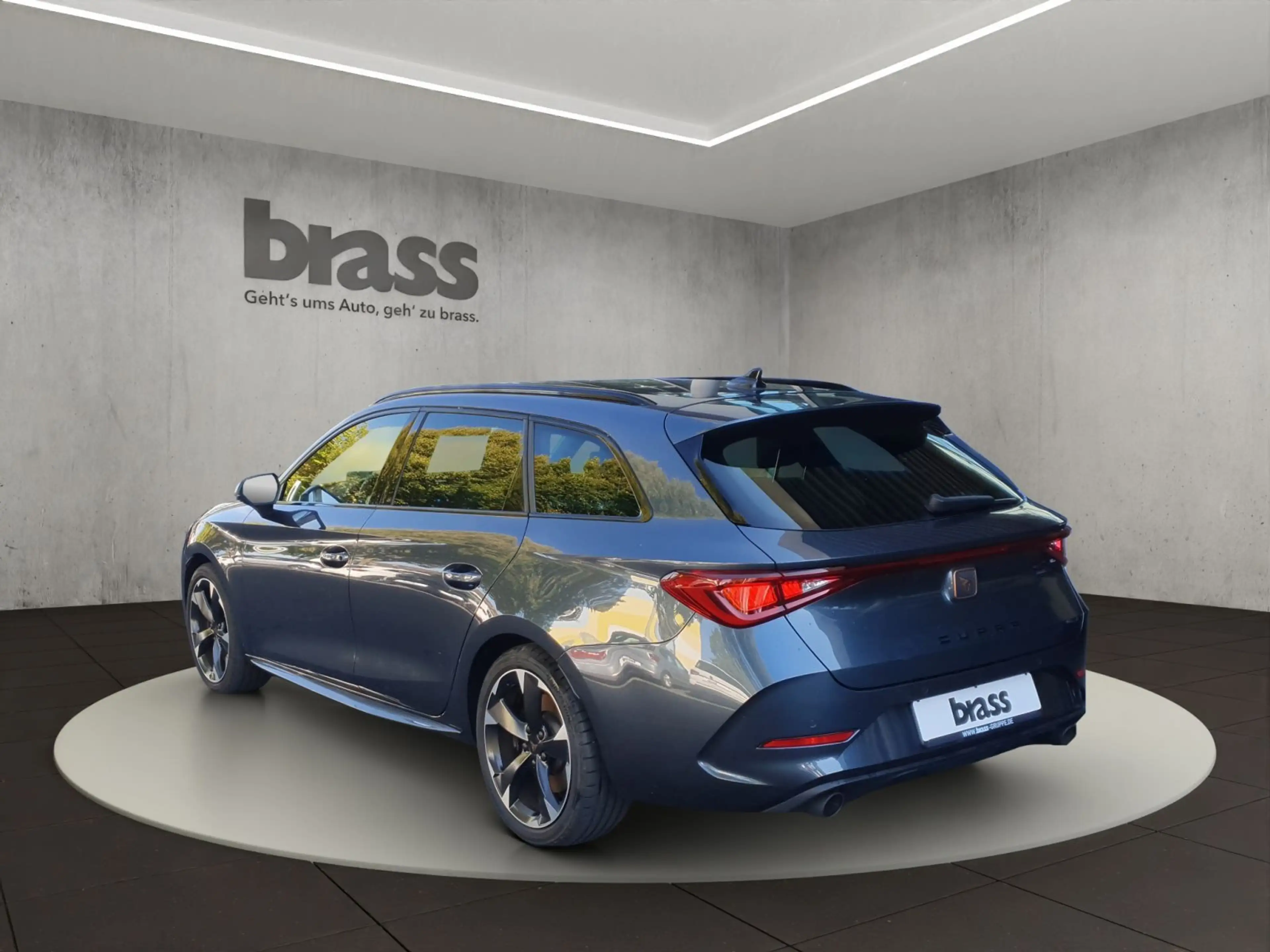 CUPRA Leon Sportstourer 2.0 TSI 180kW — photo 3