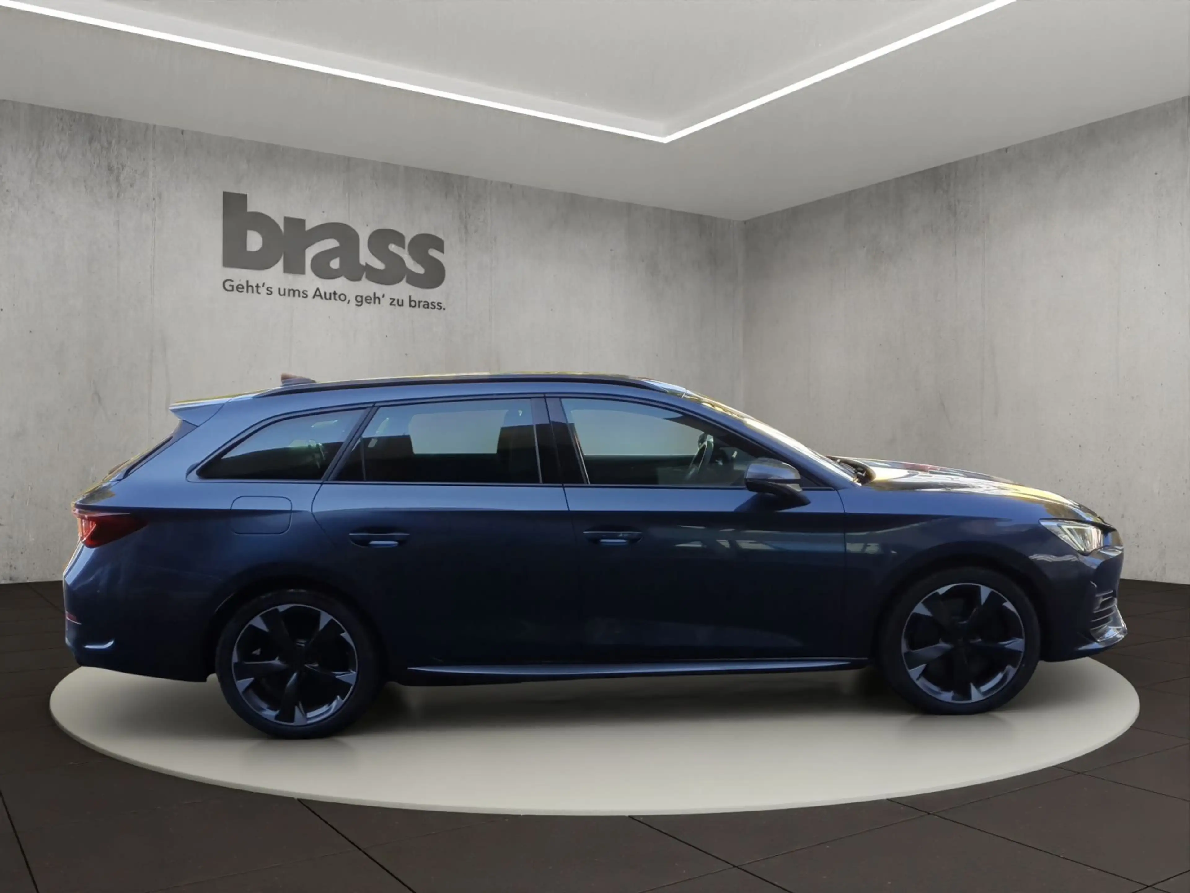 CUPRA Leon Sportstourer 2.0 TSI 180kW — photo 6