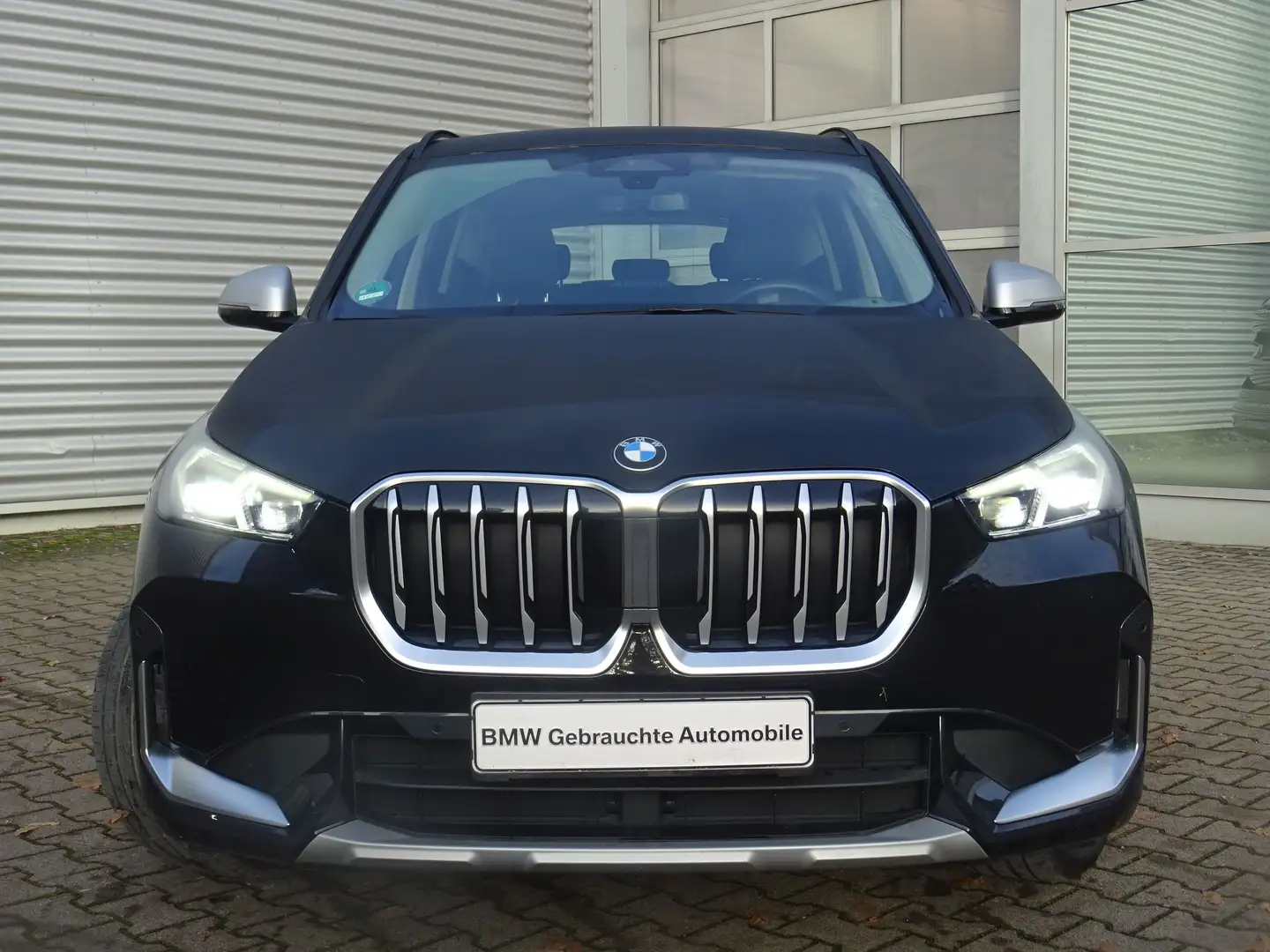 BMW X1 sDrive18i xLine DriveAssist AHK Premiumpaket Schwarz - 2