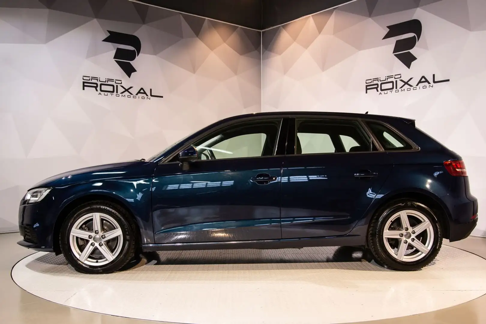 Audi A3 Sportback 2.0TDI S tronic 7 110kW Bleu - 2