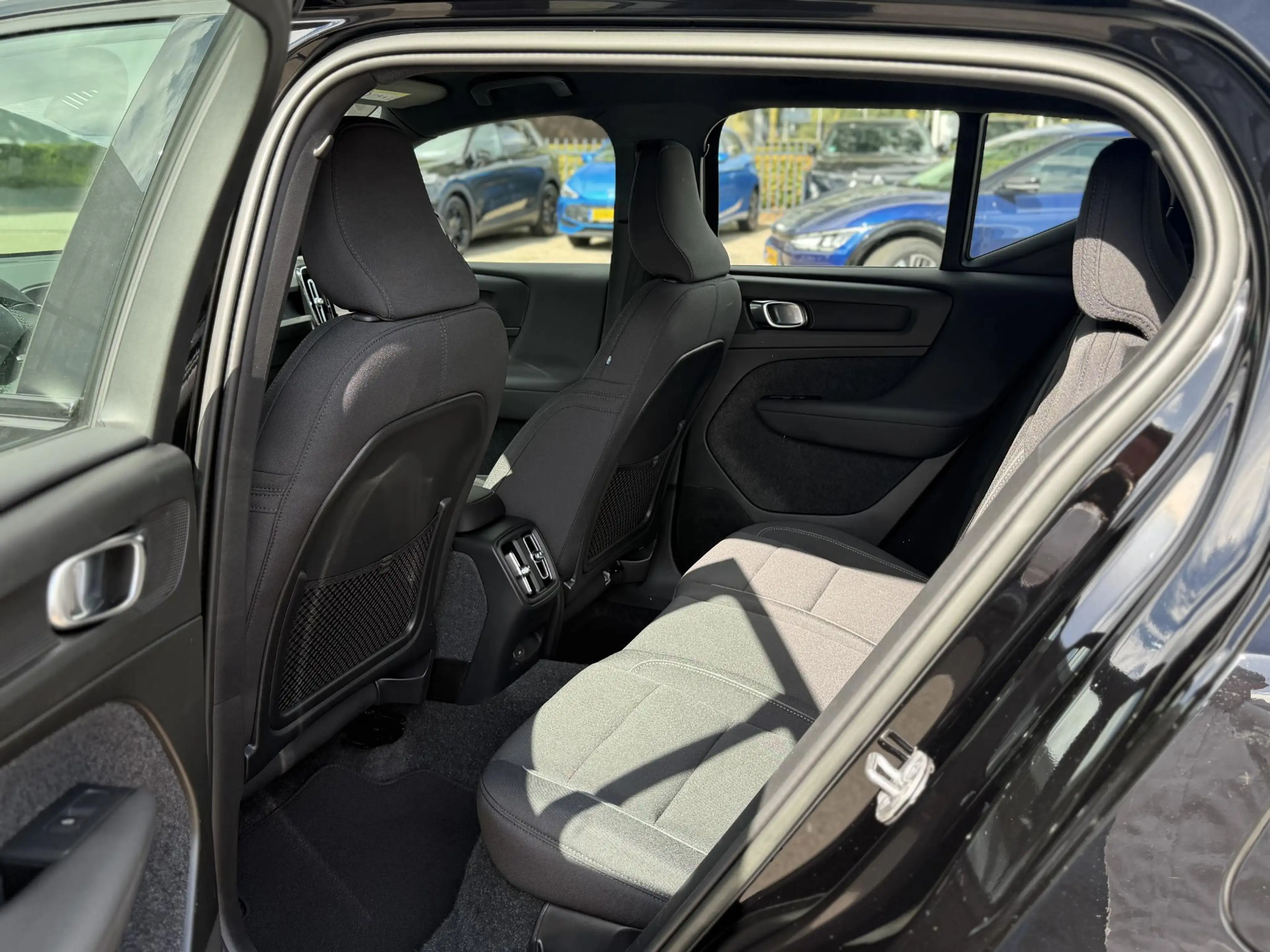 Volvo XC40 Recharge Core SOH 94%| VOLVO DEALER ONDERHOUDEN| A — photo 8