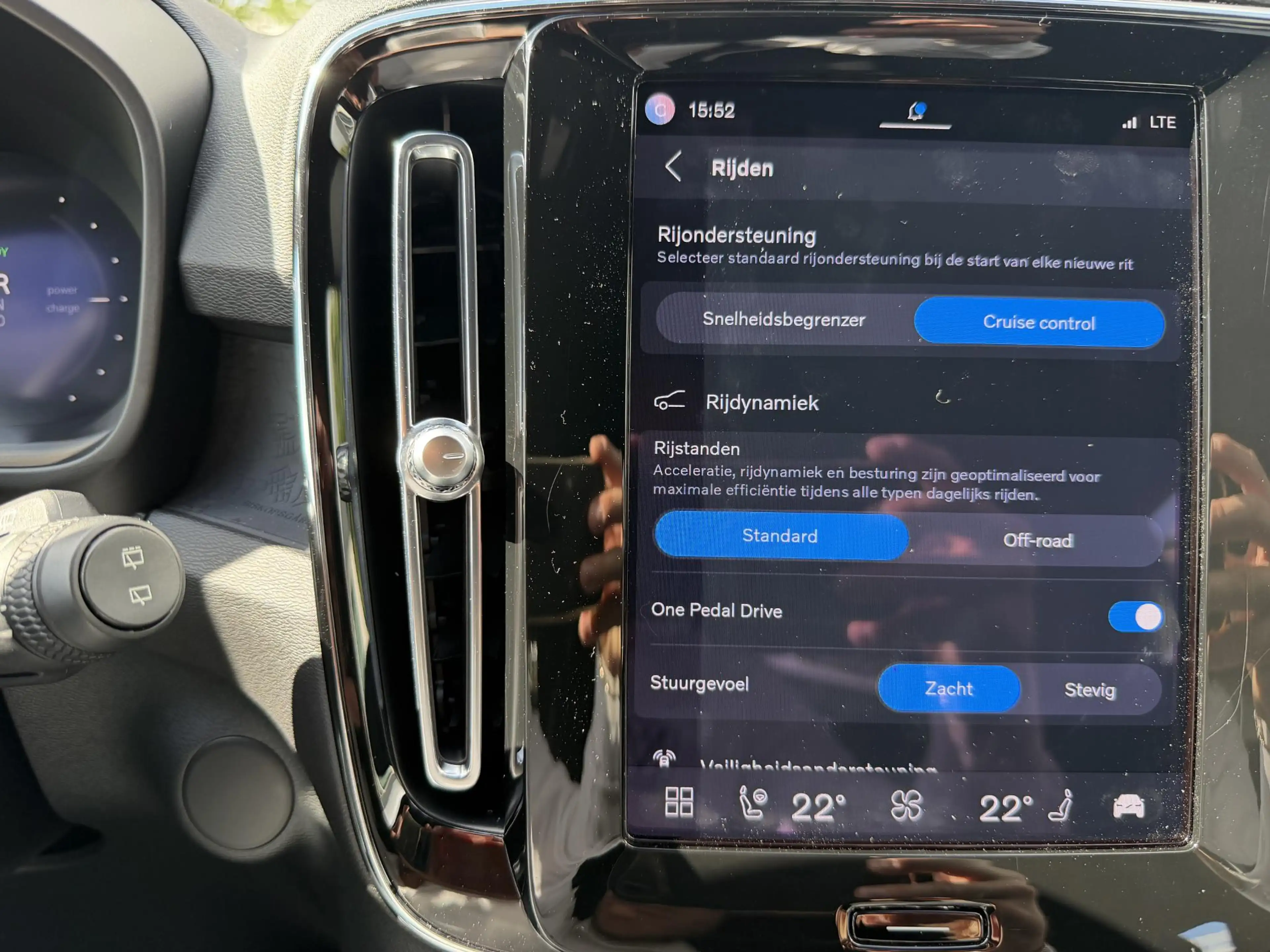 Volvo XC40 Recharge Core SOH 94%| VOLVO DEALER ONDERHOUDEN| A — photo 18