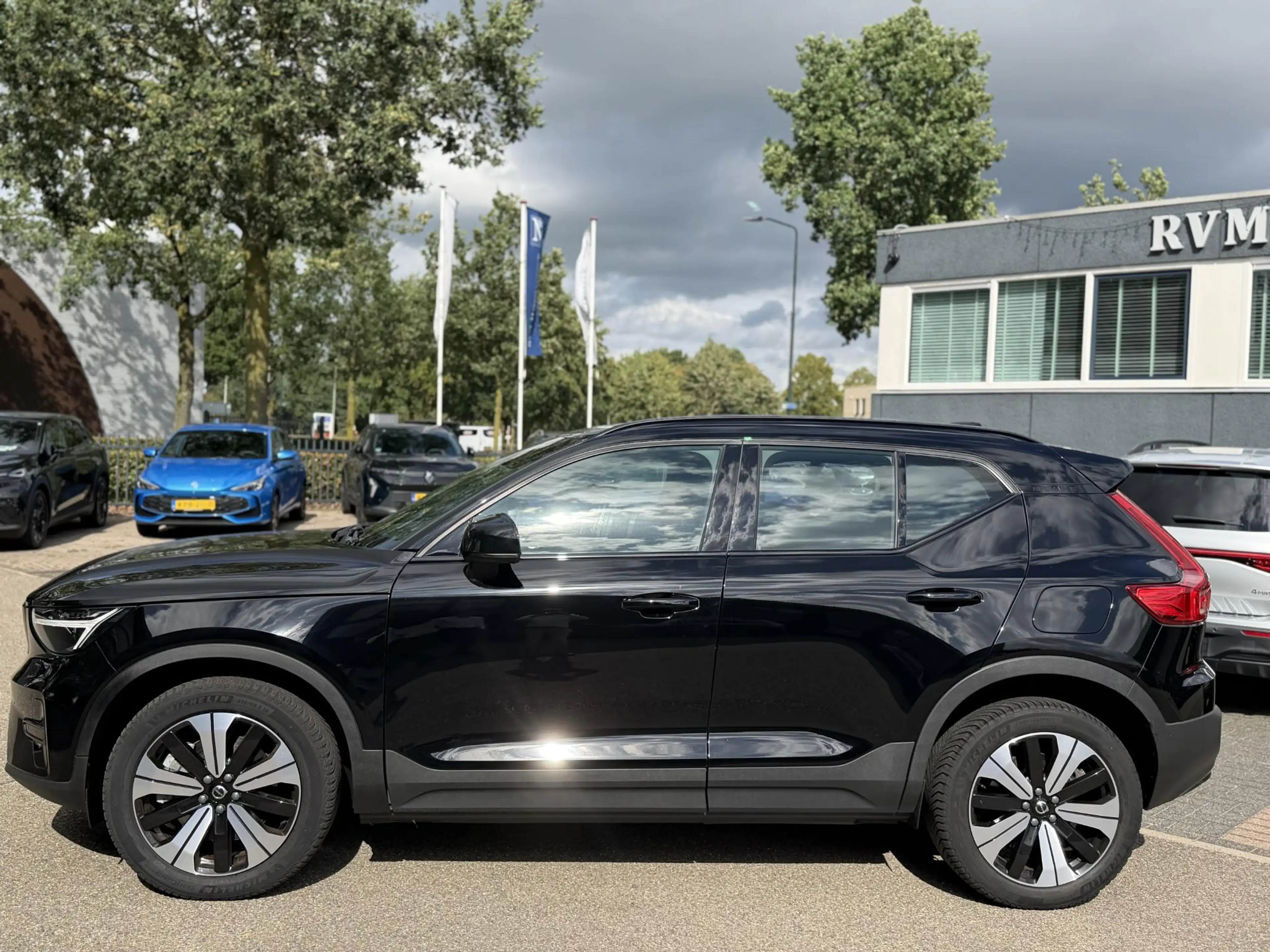 Volvo XC40 Recharge Core SOH 94%| VOLVO DEALER ONDERHOUDEN| A — photo 2