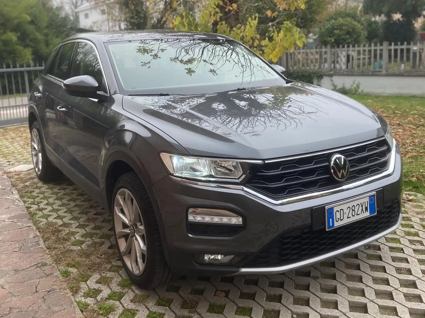 Volkswagen T-Roc T-Roc 2.0 tdi Style 115cv E6 Manuale Gris - 2